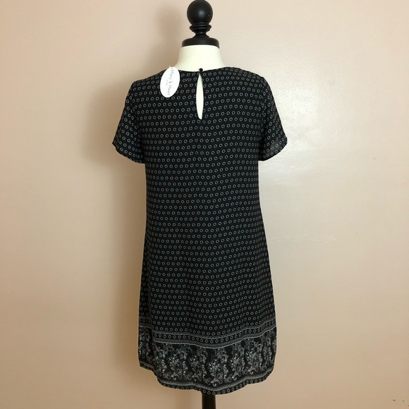 Black Floral Print Short Sleeve Dress - Picture 4 of 8